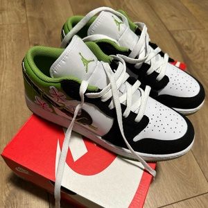 Air Jordan 1 Low floral vine